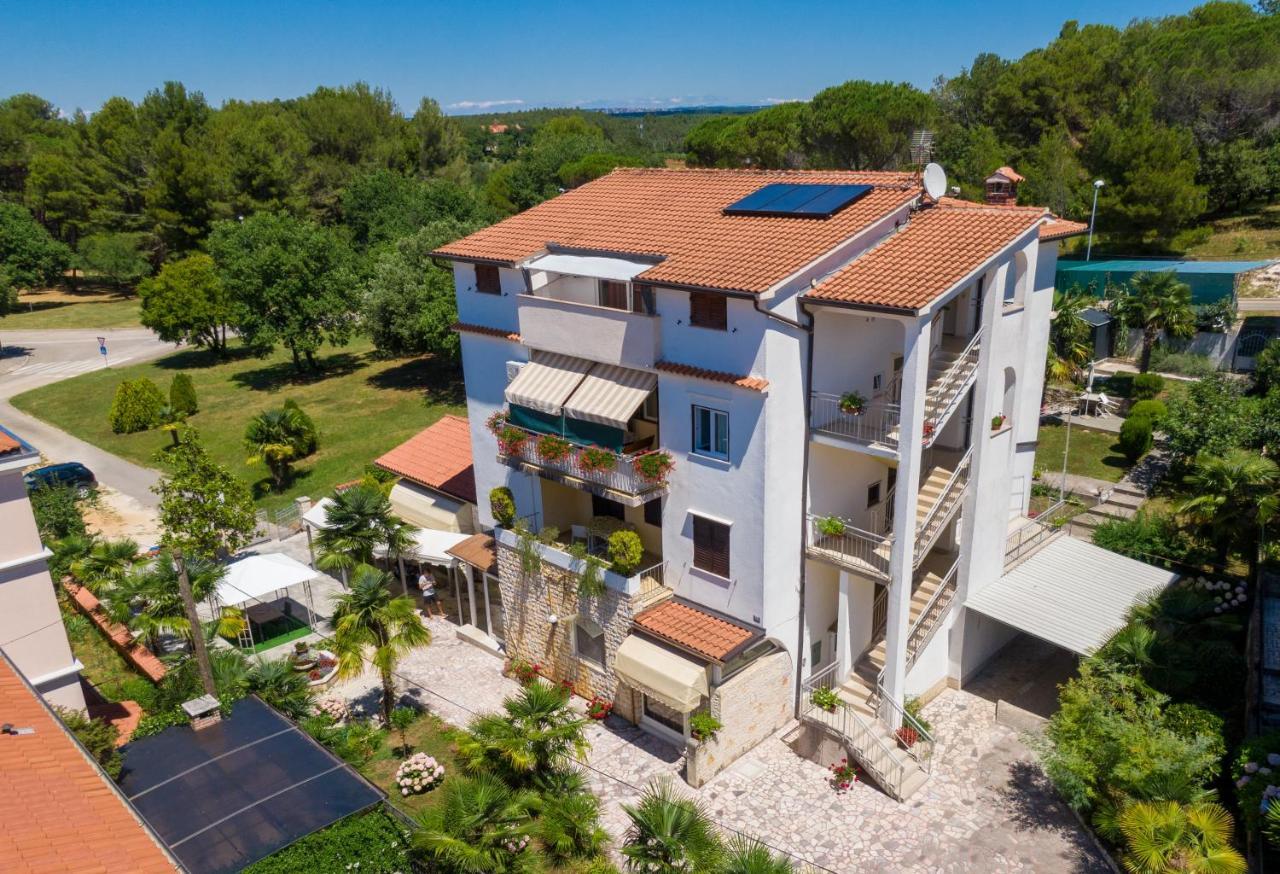Apartments Lori Poreč Dış mekan fotoğraf