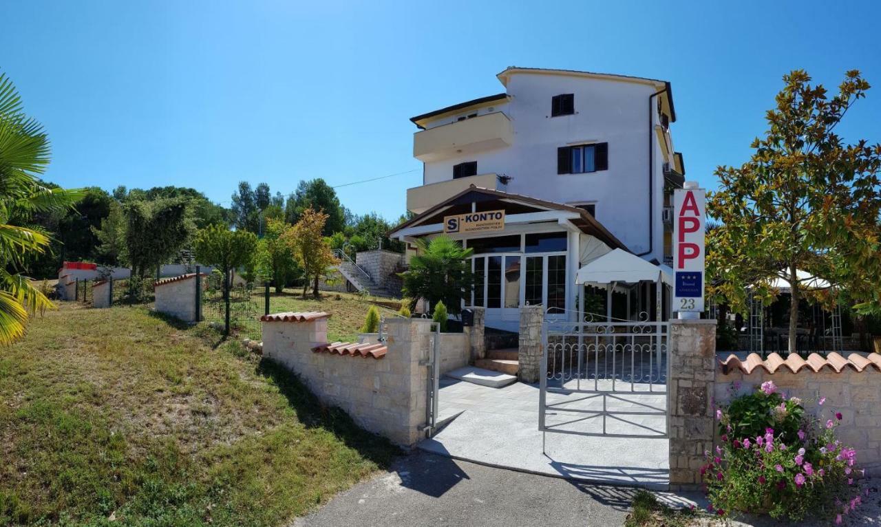 Apartments Lori Poreč Dış mekan fotoğraf
